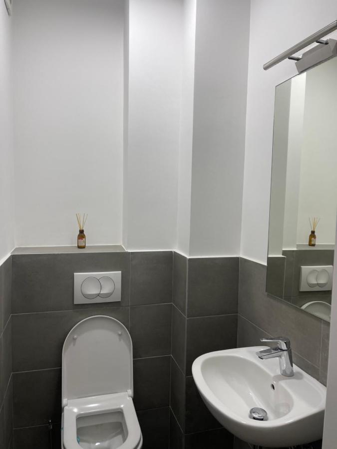 Moderan Apartman I Sigurna Besplatna Garaza Sarajevo