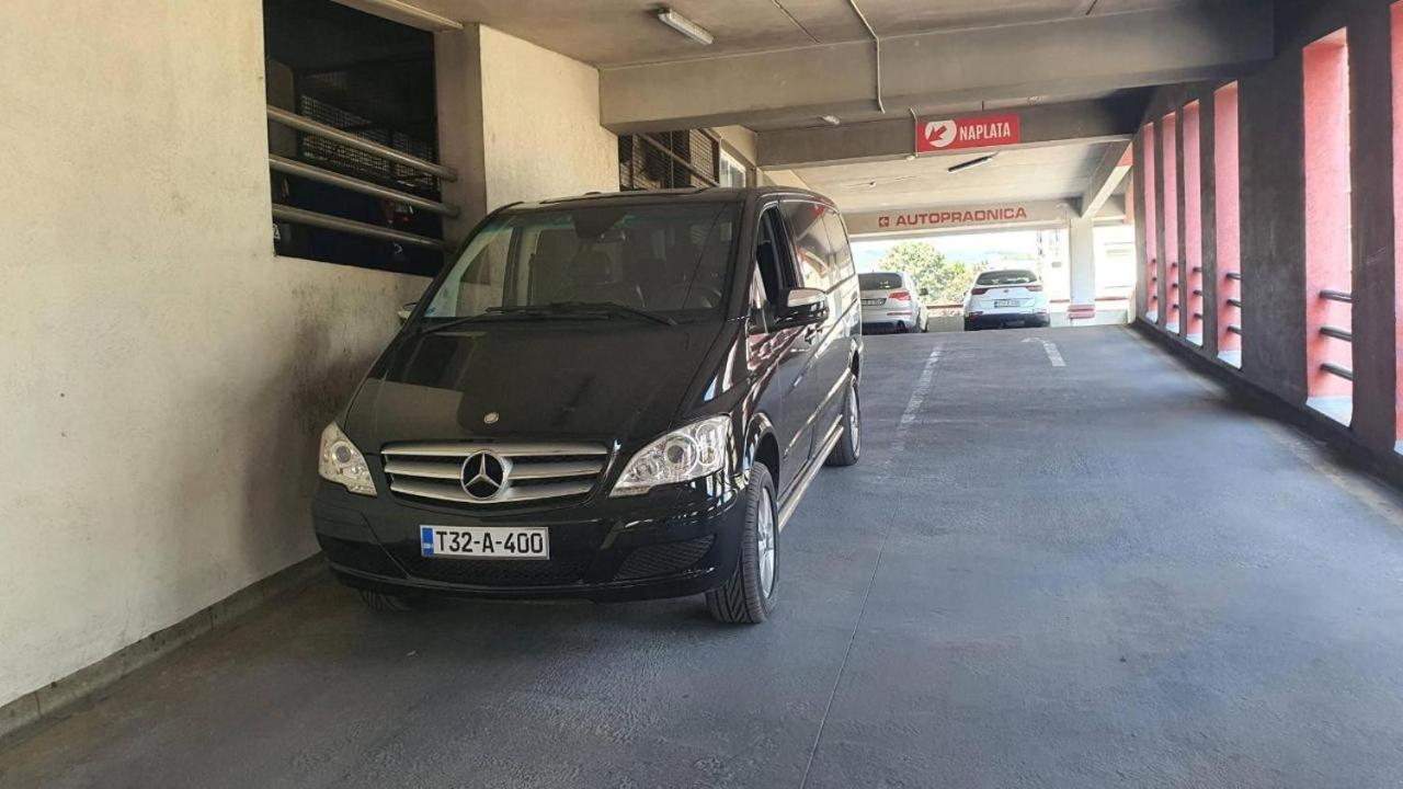 Moderan Apartman I Sigurna Besplatna Garaza Apartment